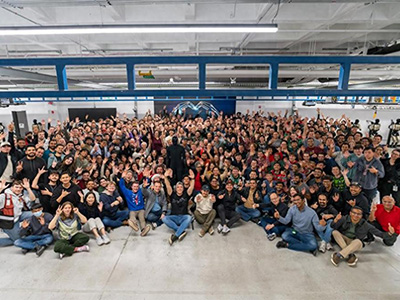 做人形机器人，不是拼人头：马斯克与王兴兴正在改写规则