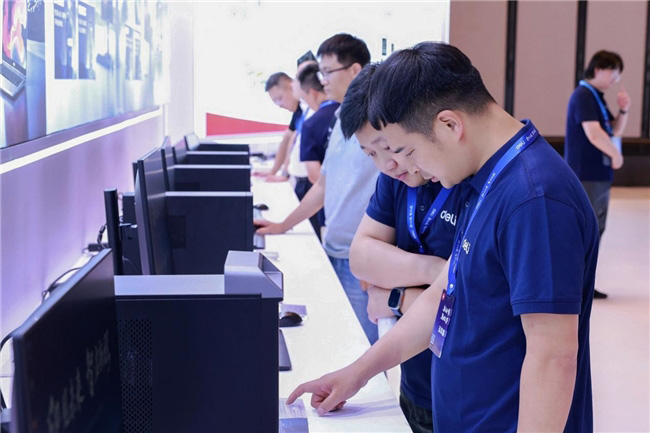 重磅发布高速打印机及办公计算机新品，得力打造智慧办公全场景解决方案